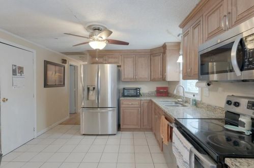 12 Brookside Ave, Providence, RI 02911-1511