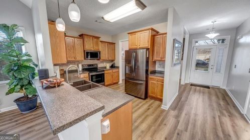 200 Raleigh Dr, Warner Robins GA  31088-2105 exterior