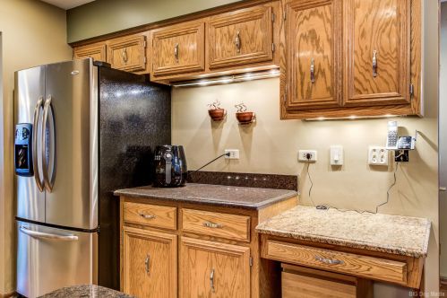 331 Ridgemoor Dr, Willowbrook IL  60527-5419 exterior