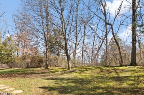 5 Garfield Way, Princeton NJ  08540-1669 exterior