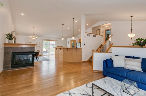 895 Drew Dr, Saint Paul MN  55129-6800 exterior