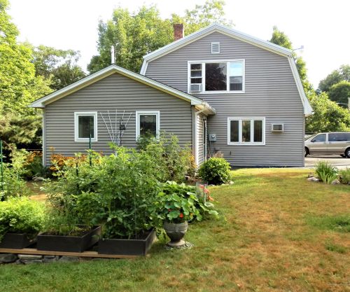 47 High St, Freedom, ME 04941-3120