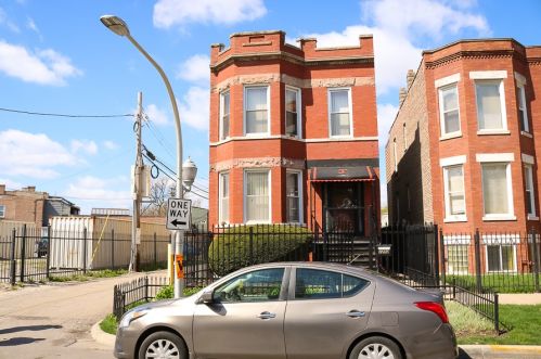 2252 Keeler Ave, Chicago, IL 60639-3606