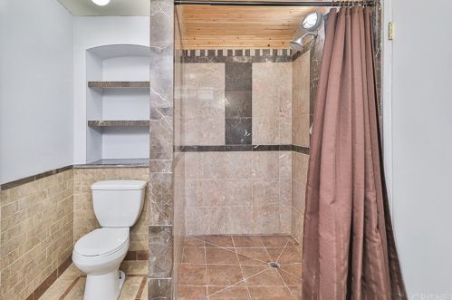 2693 Royal Ave, Simi Valley CA 93065-4768 exterior