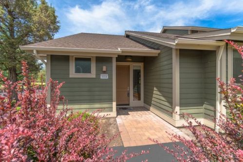 1354 Highland Vw Loop, Eagle Crest OR  97756-7423 exterior