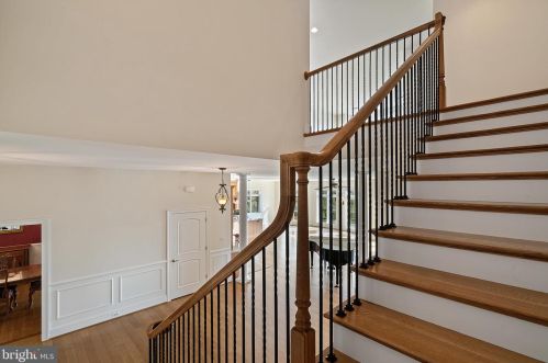 10720 Hume Rd, Marshall, VA 20115-2703
