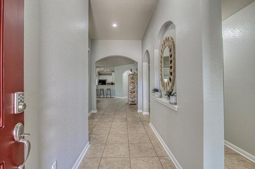 148 Beargrass Dr, Uhland TX  78640-2017 exterior