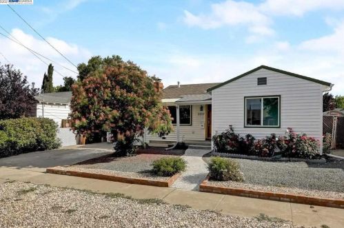 2317 Upland Dr, Concord, CA 94520-1745