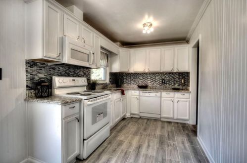 3533 Highwood Dr, Atlanta GA  30344-2500 exterior