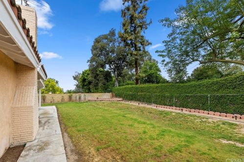 1181 Tiger Tail Dr, Riverside CA  92506-5423 exterior