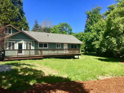300 Woodland Dr, Ben Lomond, CA 95005-9338