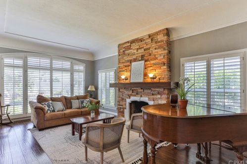 2019 Chilton Dr, Glendale CA  91201-1169 exterior