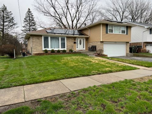 17725 Cherrywood Ln, Homewood, IL 60430-1120