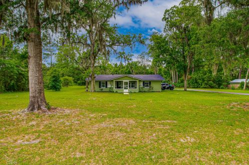 283 Georgia Ave, Saint George, GA 31562-3231