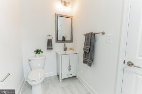 805 Colby Ave, Silver Spring MD 20912-5849 exterior