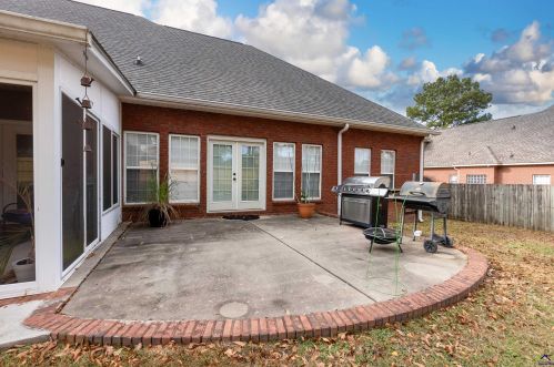 718 Bay Laurel Cir, Warner Robins GA  31088-2953 exterior