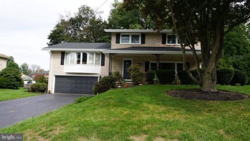 2569 Brighton Dr, York, PA 17402-3925