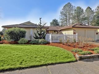 896 Baldwin Dr, Beaverton, OR 97124-2469