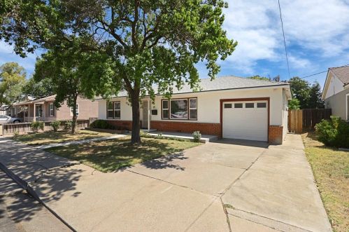436 Michigan Ave, Manteca, CA 95337-5459