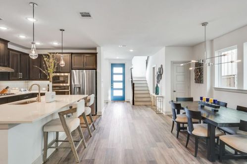 1557 Jackson St, Carrollton TX 75006-6253 exterior