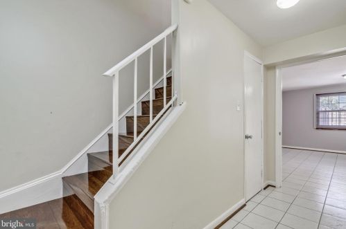 9270 Sprucewood Rd, Springfield VA  22015-3559 exterior