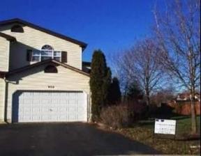 952 Apple Ct, Aurora, IL 60505-1444