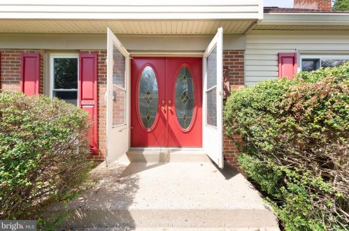 7914 Delozier Ct, Springfield, VA 22153-2723