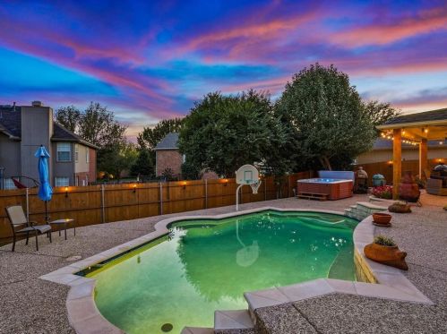 5000 Spanish Riv Trl, Fort Worth TX  76137-5216 exterior