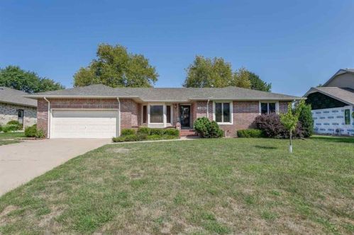 1354 Dry Brook Ct, Derby, KS 67037-2832