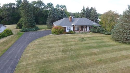 6990 Michelle Dr, The Ledges, IL 61073-9170