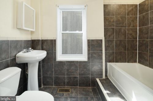 1142 22nd St, Philadelphia PA 19146-4209 exterior