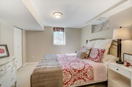 1930 Arona St, Saint Paul MN  55113-5843 exterior