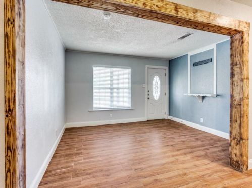 5312 Townsend Dr, Fort Worth TX  76115-4129 exterior