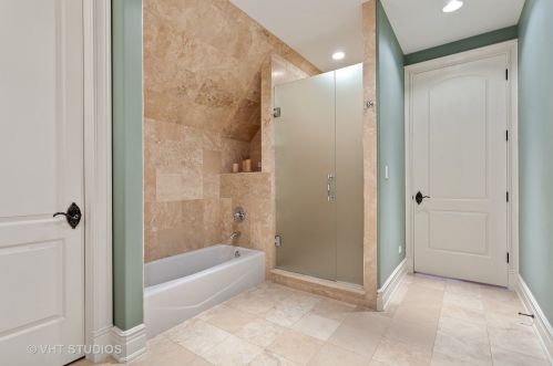 6403 Garfield Ave, Willowbrook IL  60527-5237 exterior