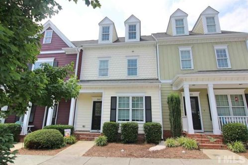 822 Myrtle Grove Ln, Apex, NC 27502-6236