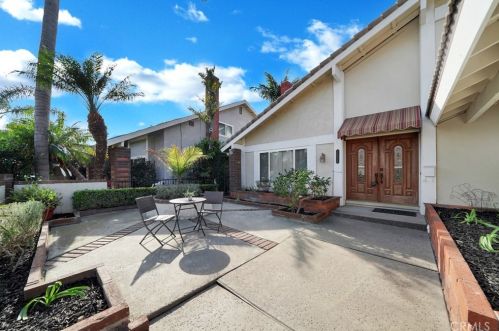18575 Morongo St, Santa Ana, CA 92708-6220