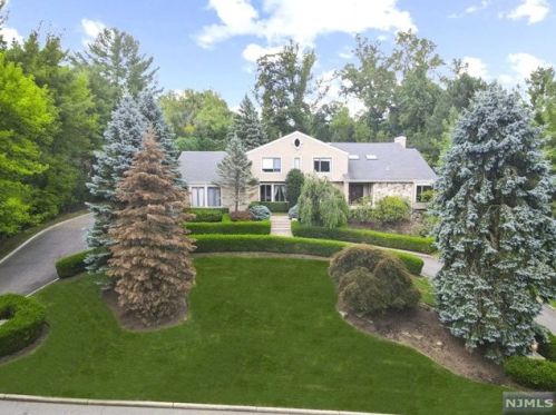 266 Wilson Dr, Cresskill, NJ 07626-1736