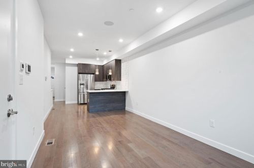 2138 Franklin St, Philadelphia, PA 19122-1322