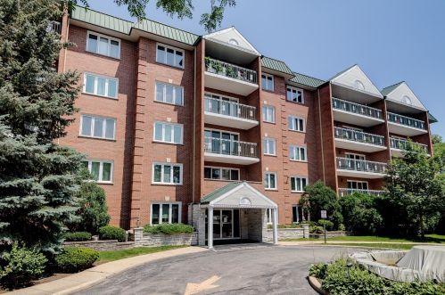 6980 Touhy Ave, Niles IL  60714-4509 exterior