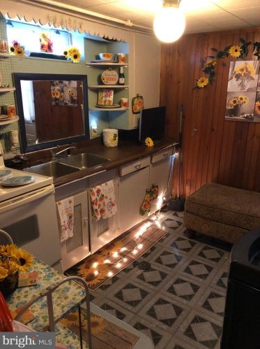 128 Roselawn Ave, Lancaster PA  17603-6607 exterior