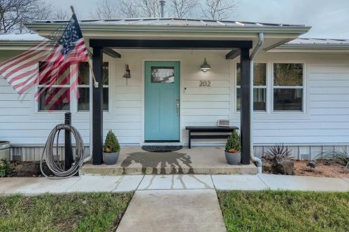 202 Heath St, Rockwall, TX 75087-2227