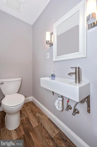 1306 Leister Dr, Silver Spring MD 20904-1547 exterior