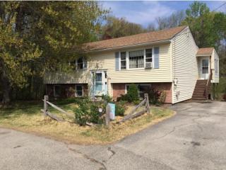 10 Robin Dr, Goffstown, NH 03045-2509