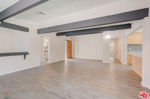 7831 Peachtree Ave, Van Nuys CA  91402-6513 exterior