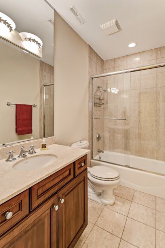 102 Ambriance Dr, Willowbrook IL  60527-0801 exterior