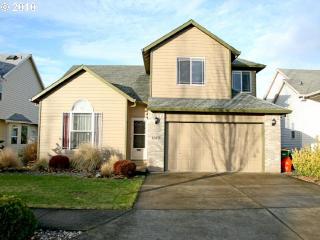 1377 10th St, Wood Village, OR 97060-4479