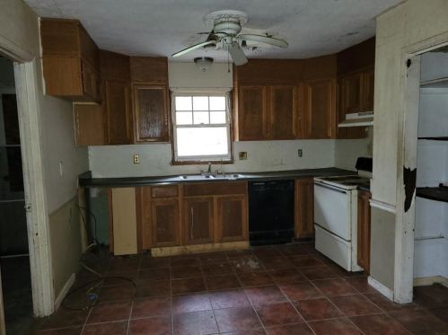 4792 Fieldgreen Dr, Stone Mountain, GA 30088-3500