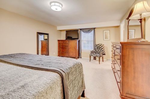 8754 Phillips Pl, Englewood CO 80112-3350 exterior