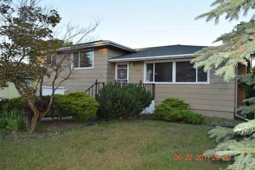 1711 4th St, Amber, WA 99004-1918