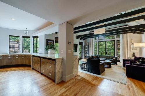 2858 Hl Dr, Atlanta GA  30305-3422 exterior